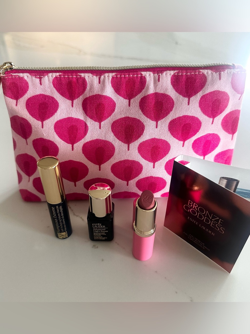 NEW Estee Lauder Favorites Bundle Lipstick, Mascara, Revitalizing Serum